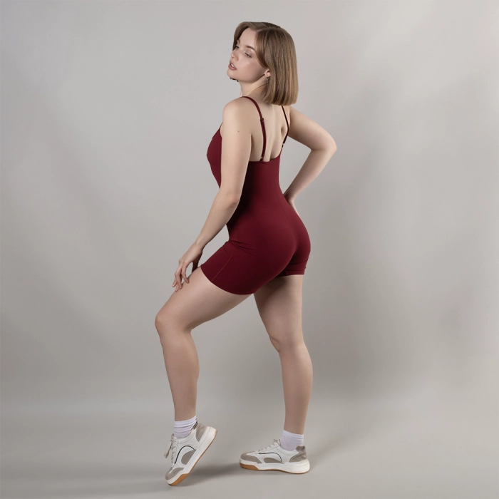Комбинезон GIG спортивный на тонких бретелях. Бордовый